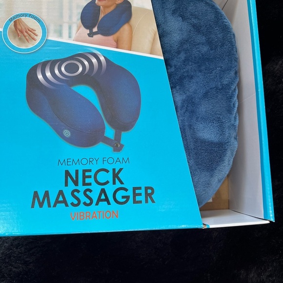 HealthTouch Memory Foam Neck Massager with Vibration - Relaxation & Comfort - Picture 3 of 4